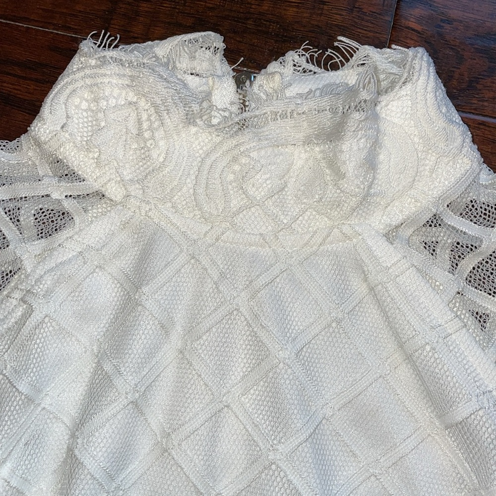 WHITE LACE DRESS - Picture 4 of 6